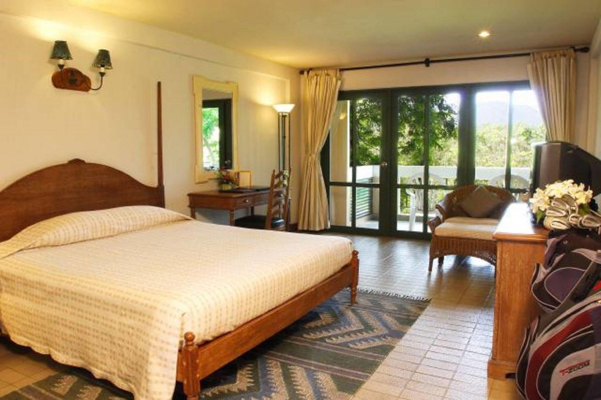 Lake View Hotel And Golf Club HHQ Quarto foto